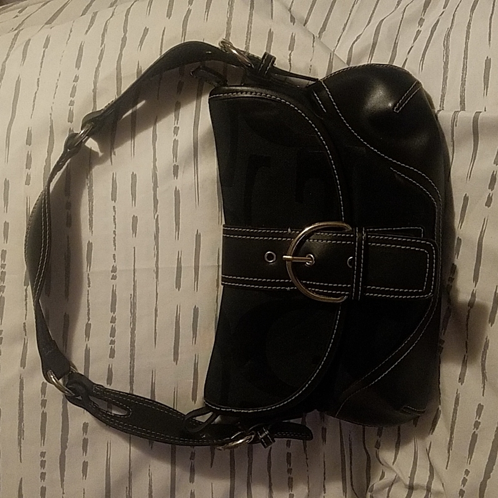 Gitana Black Shoulder Bag w/ Belt Buckle snap button front w/ zipper